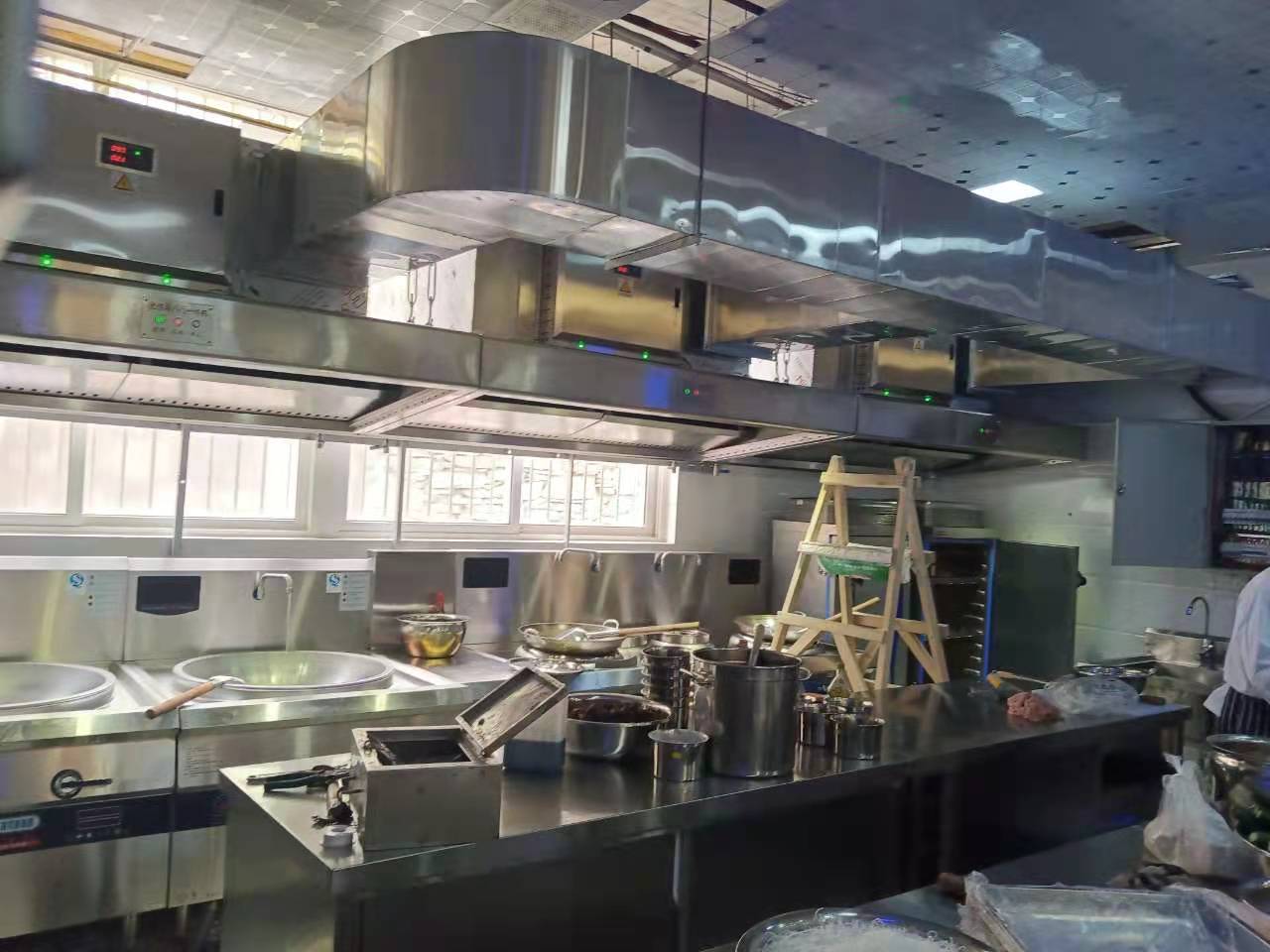 酒店草莓污视频免费下载设备1