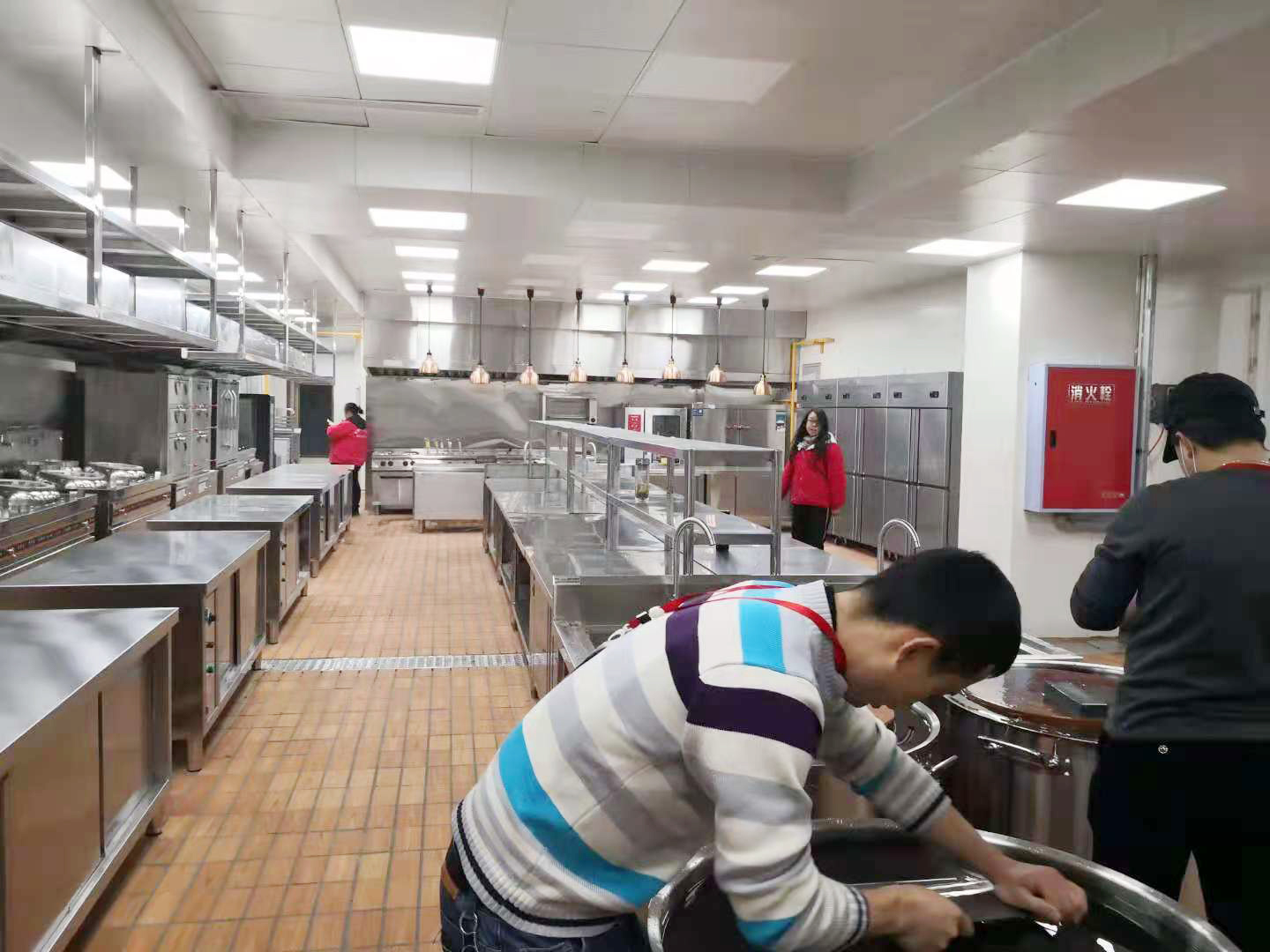 商用草莓污视频免费下载设备1