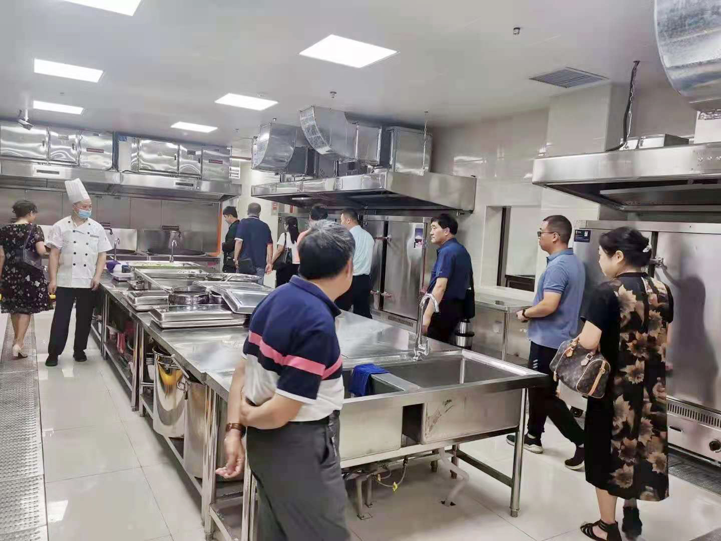 学校食堂草莓污视频免费下载工程
