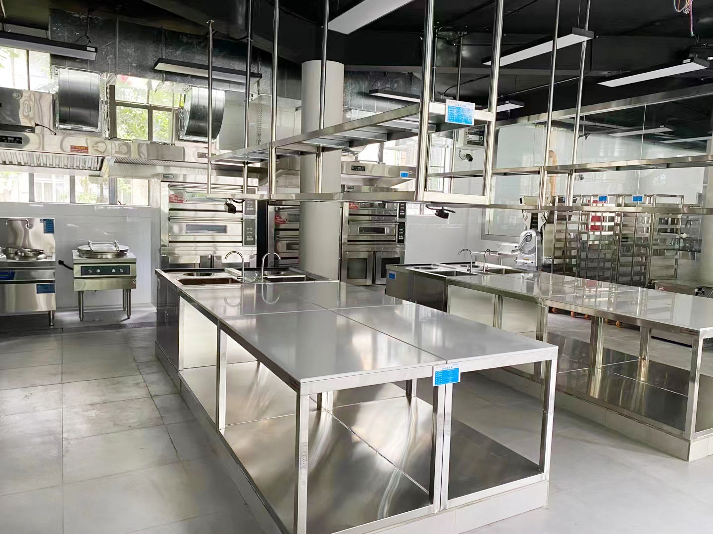 酒店草莓污视频免费下载设备及用品