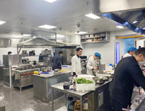 成都学校食堂厨具草莓污视频免费下载设备生产厂家告诉你选择商用厨具的注意事项
