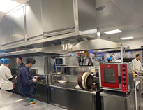饭店餐饮猛火灶厂家告诉你餐饮草莓污视频免费下载设备和家用草莓污视频免费下载设备有什么不同